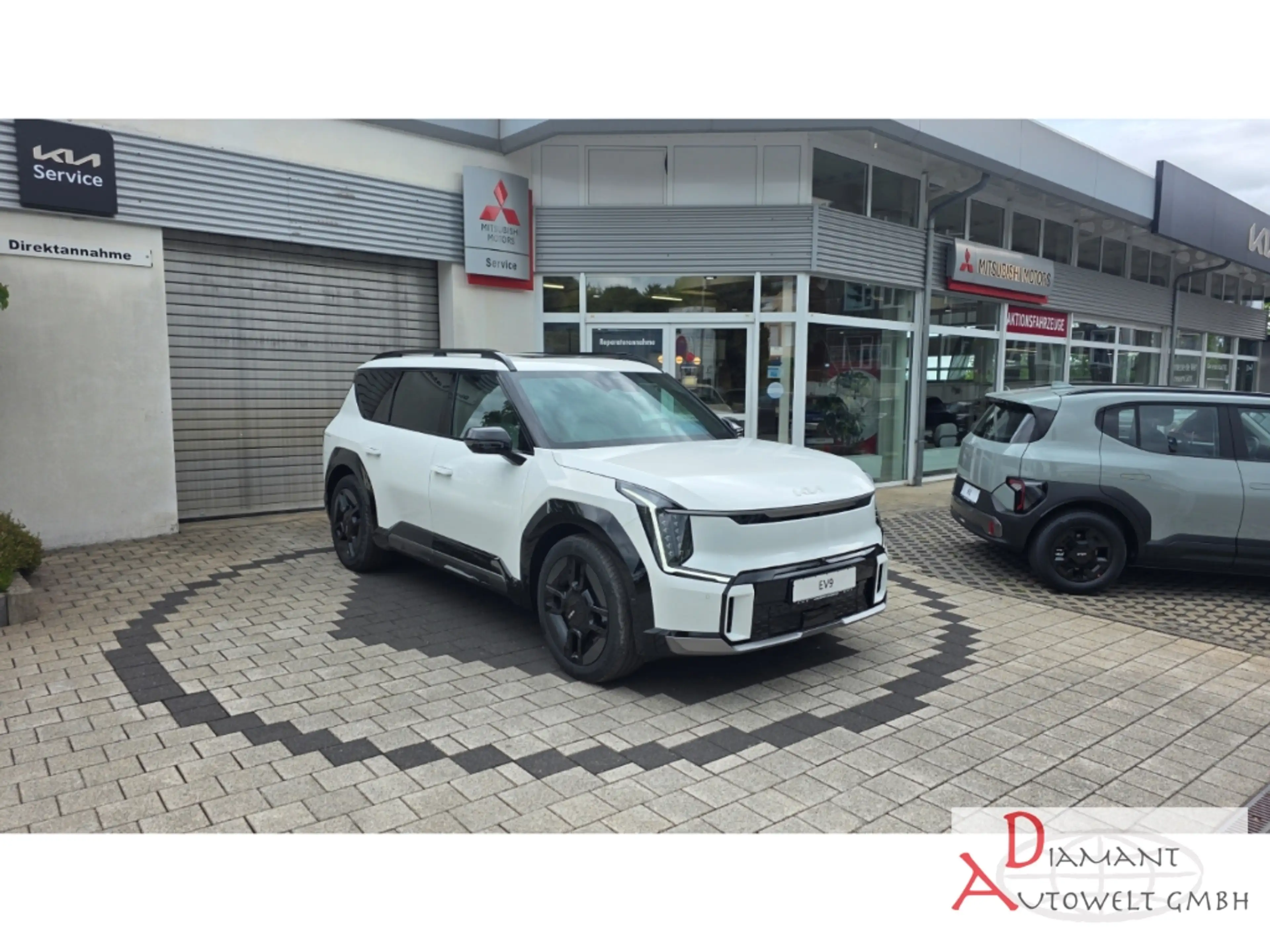 Kia EV9 GT-Line AWD mit Panoramaglasschiebedach 7 Sitzer — photo 3
