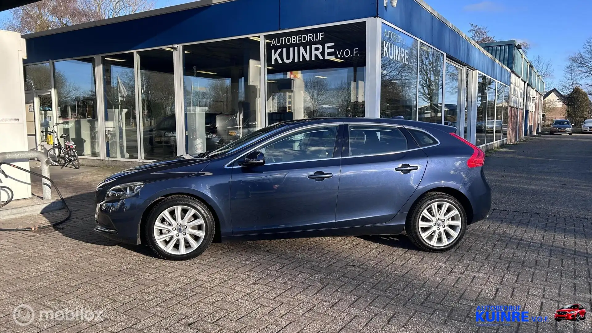 Volvo V40 1.6 T3 Momentum Bleu - 2