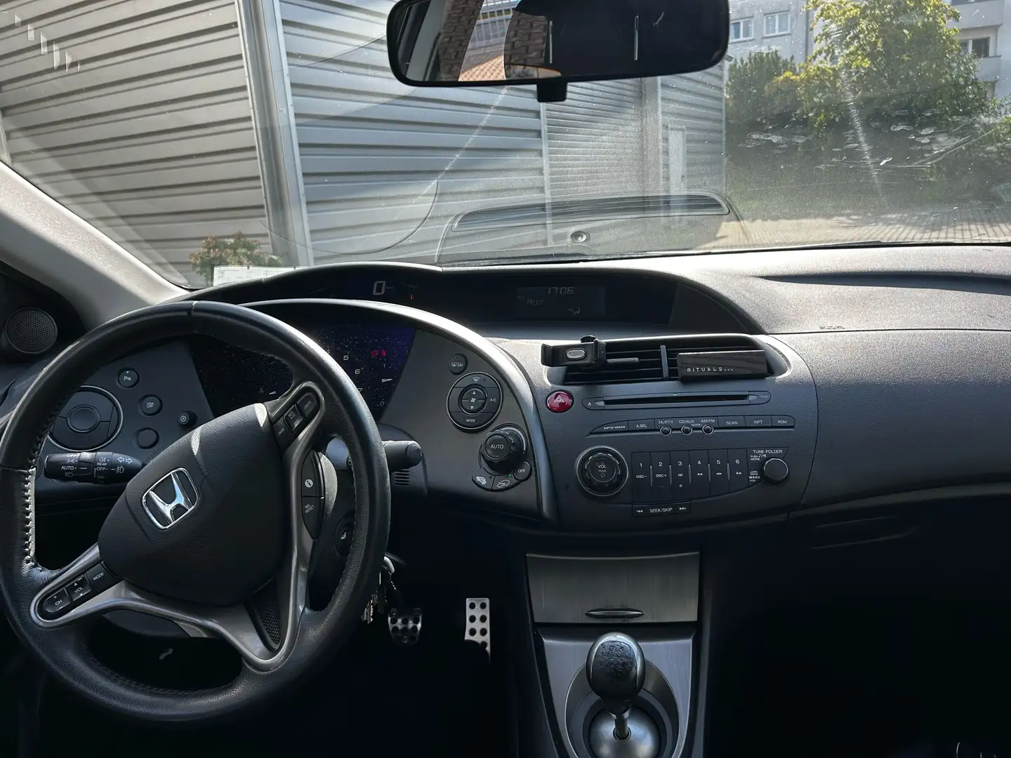 Honda Civic 1.4 i-VTEC i-SHIFT Comfort Czarny - 2