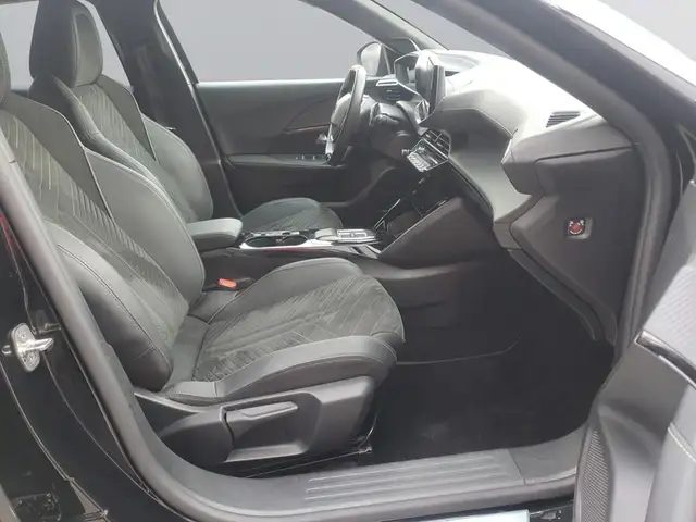 Peugeot 2008 view 11