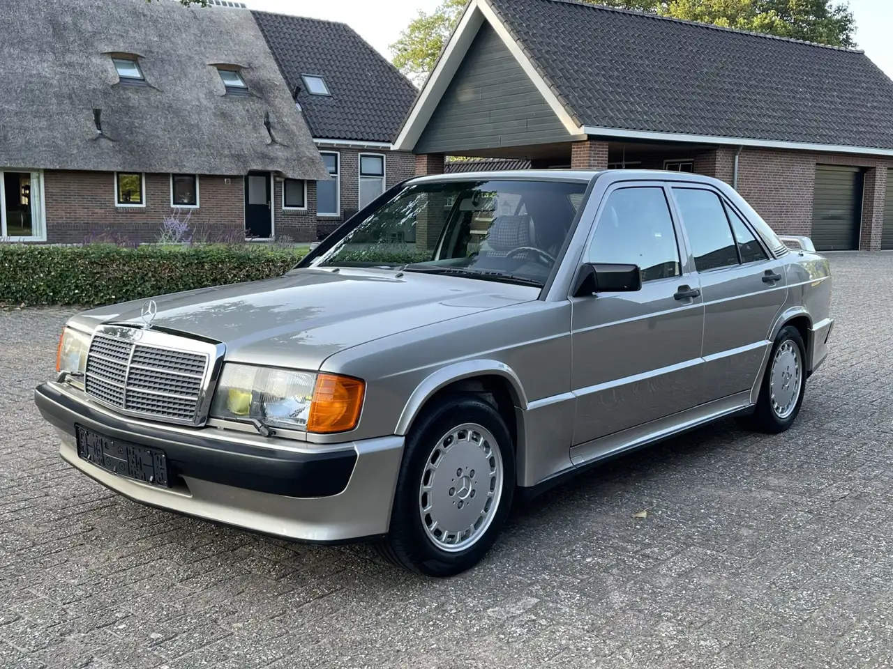 Mercedes-Benz 190 2.3-16 in zeer mooie staat, foto 3