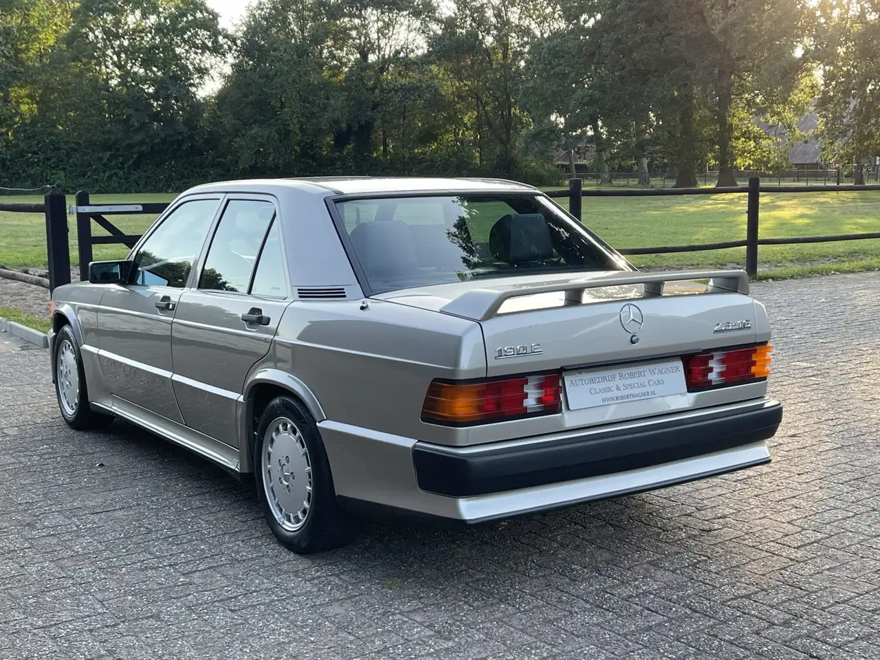 Mercedes-Benz 190 2.3-16 in zeer mooie staat, foto 7