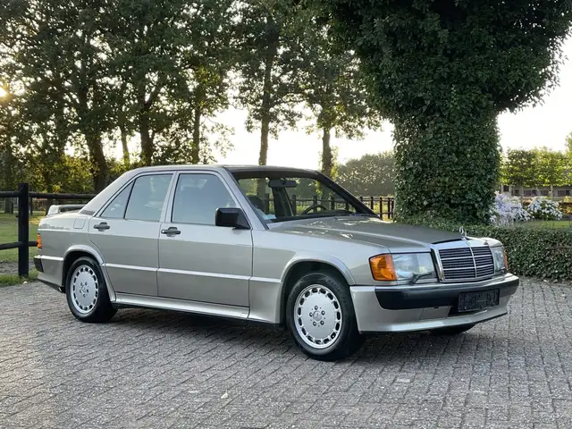 Mercedes-Benz 190 2.3-16 in zeer mooie staat