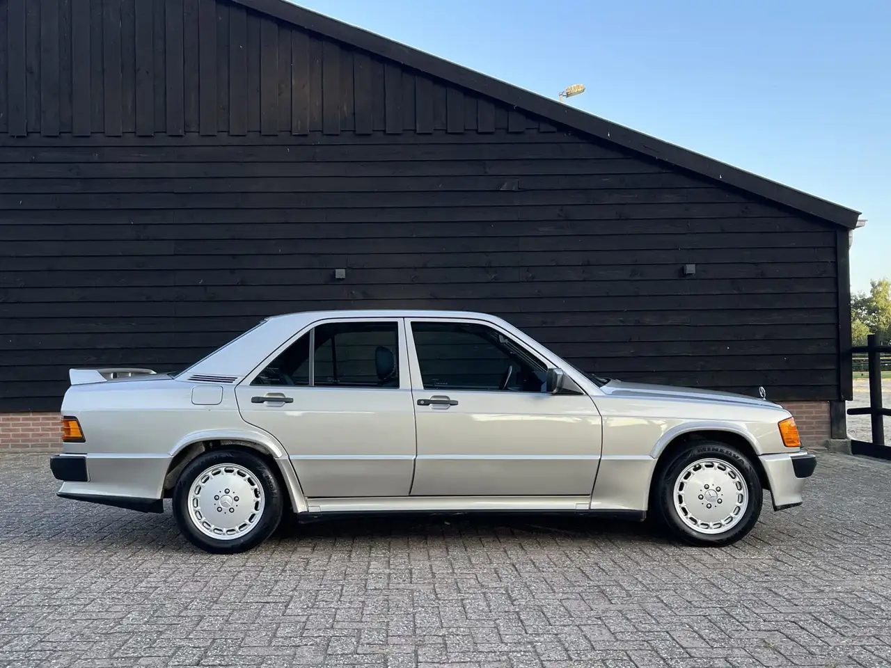 Mercedes-Benz 190 2.3-16 in zeer mooie staat, foto 2