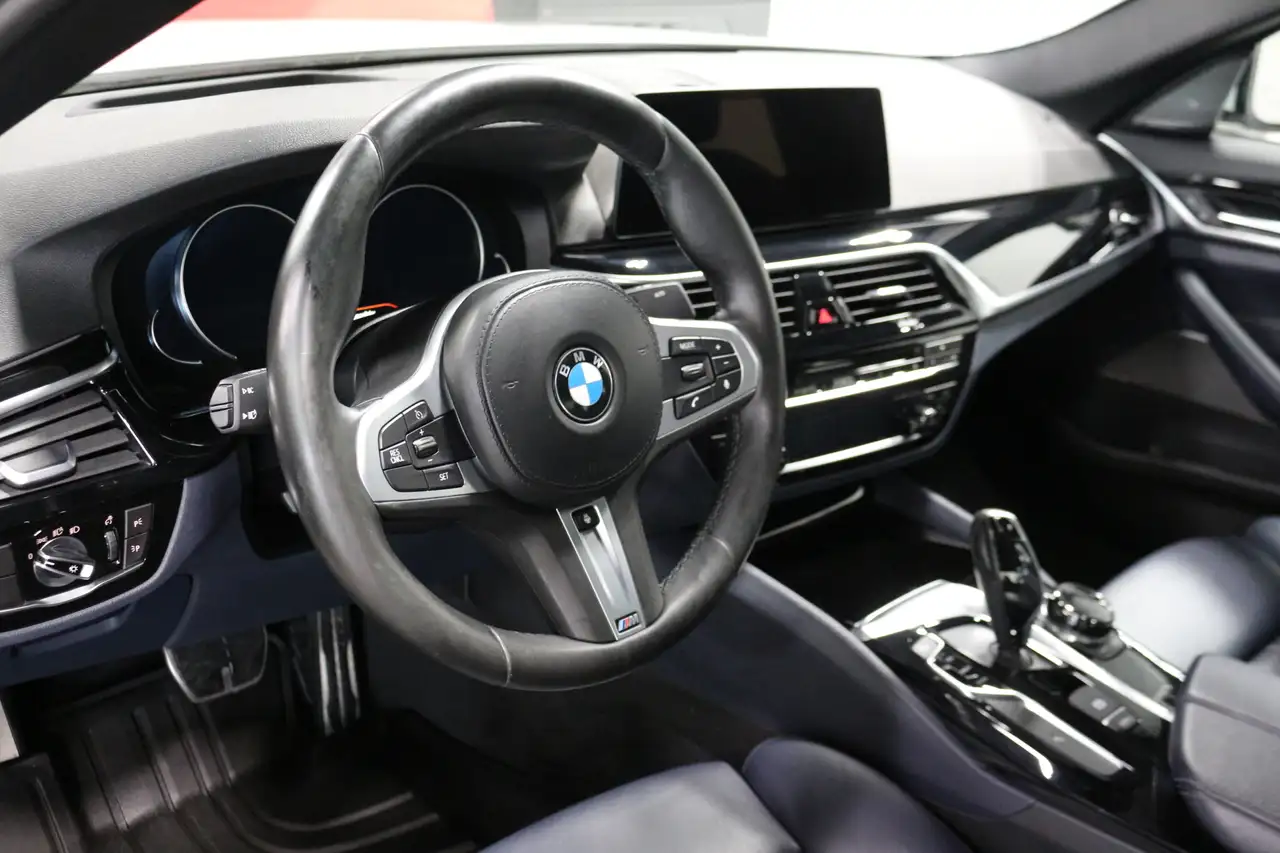 BMW 5 Series снимка BMW 5 Series