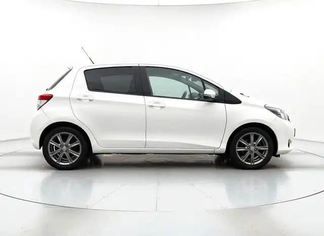 Toyota Yaris view 9