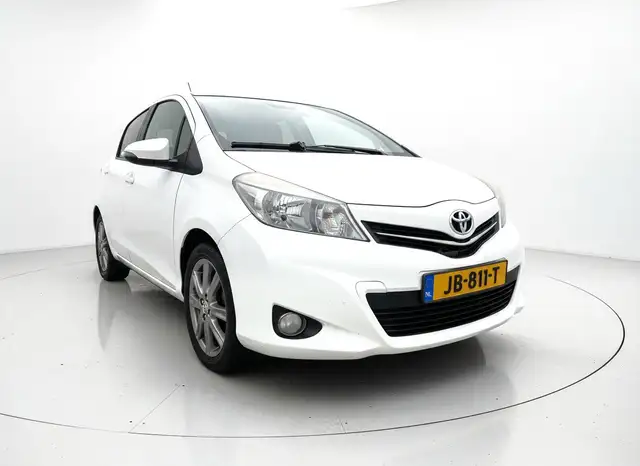 Toyota Yaris view 3