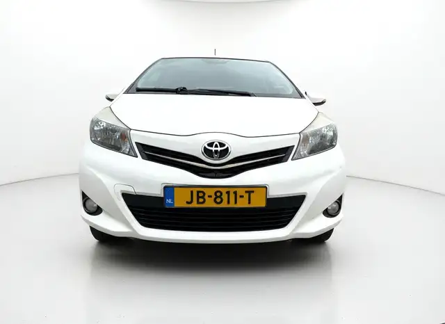 Toyota Yaris view 12