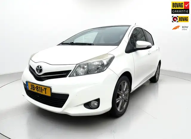 2011 Toyota Yaris in White for sale