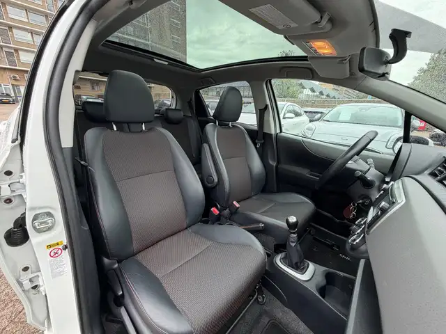 Toyota Yaris view 8