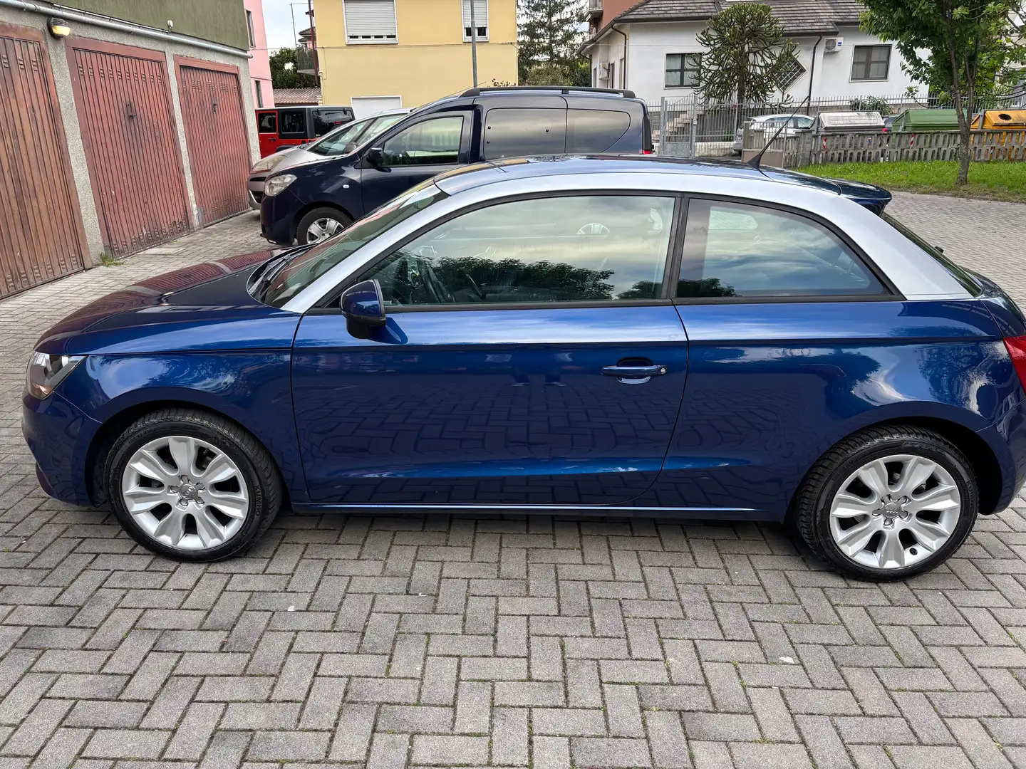 Audi A1 A1 1.2 tfsi Ambition Blu/Azzurro - 2