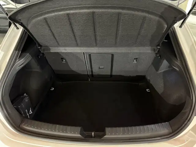 Cupra Leon view 12
