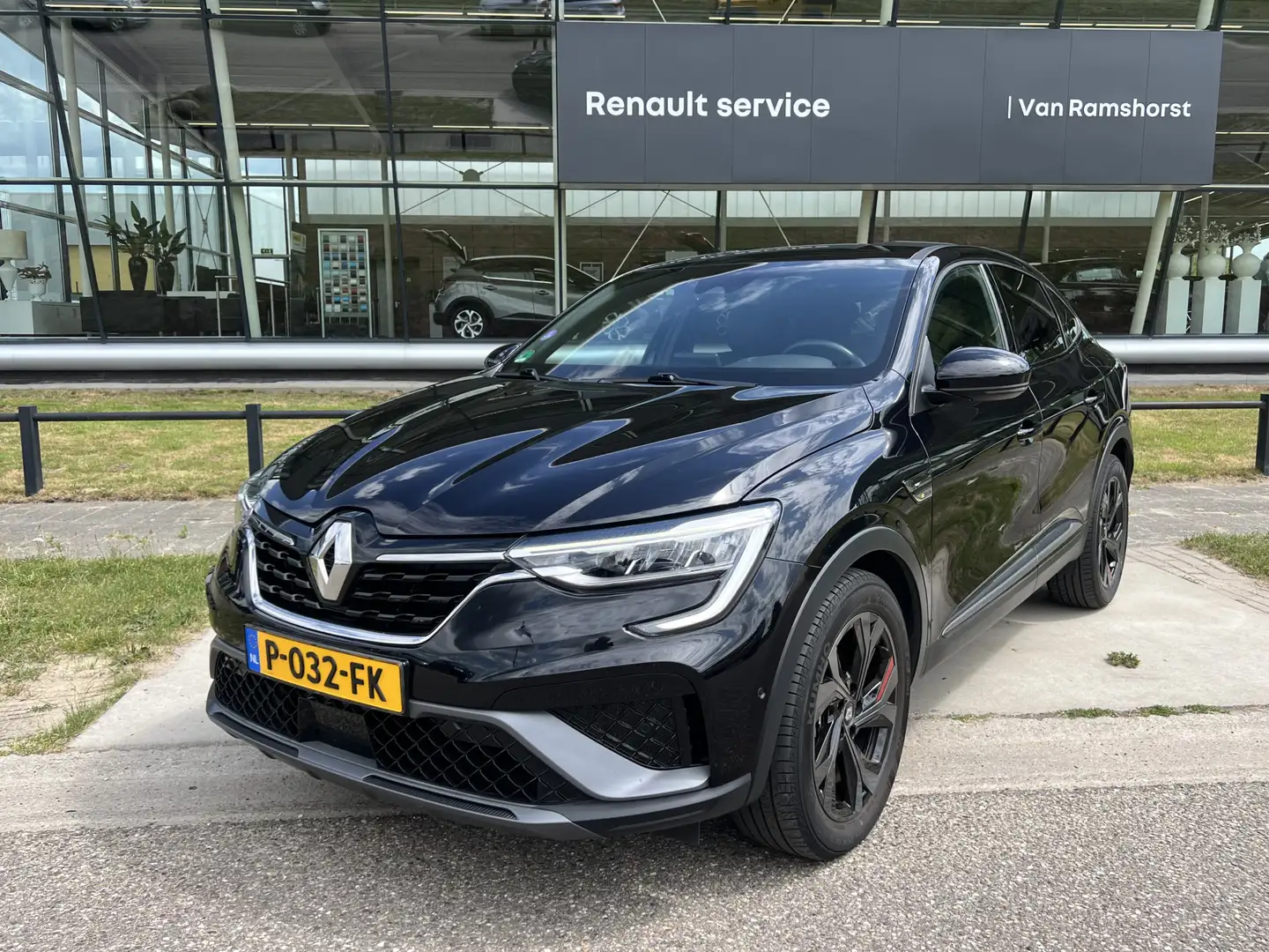 Renault Arkana 1.6 E-Tech Hybrid 145PK R.S. Line / Trekhaak / Ele Zwart - 1
