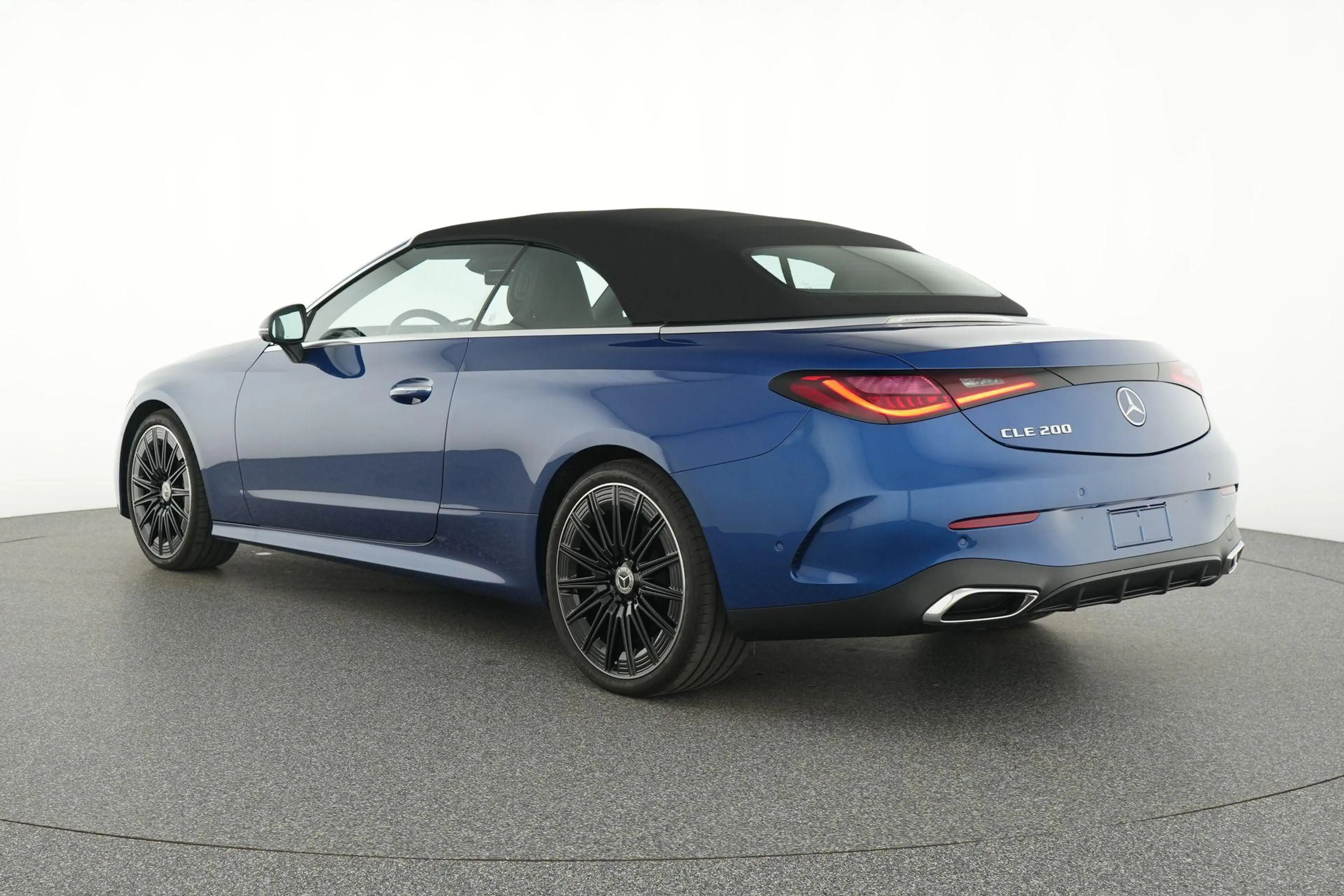Mercedes-Benz CLE 200 Cabriolet AMG Line 200 AMG Line — photo 3