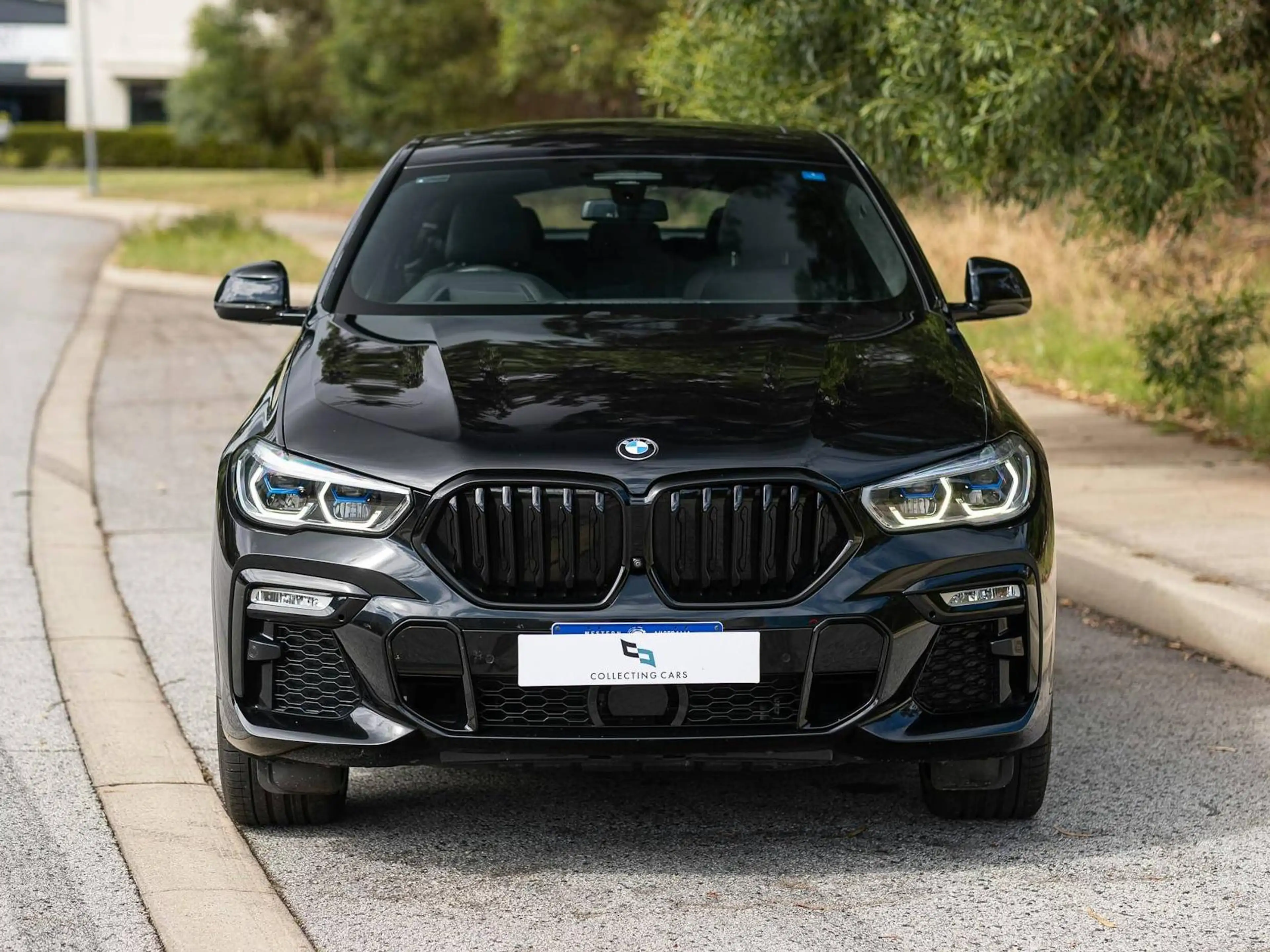 BMW X6 M50i — photo 2