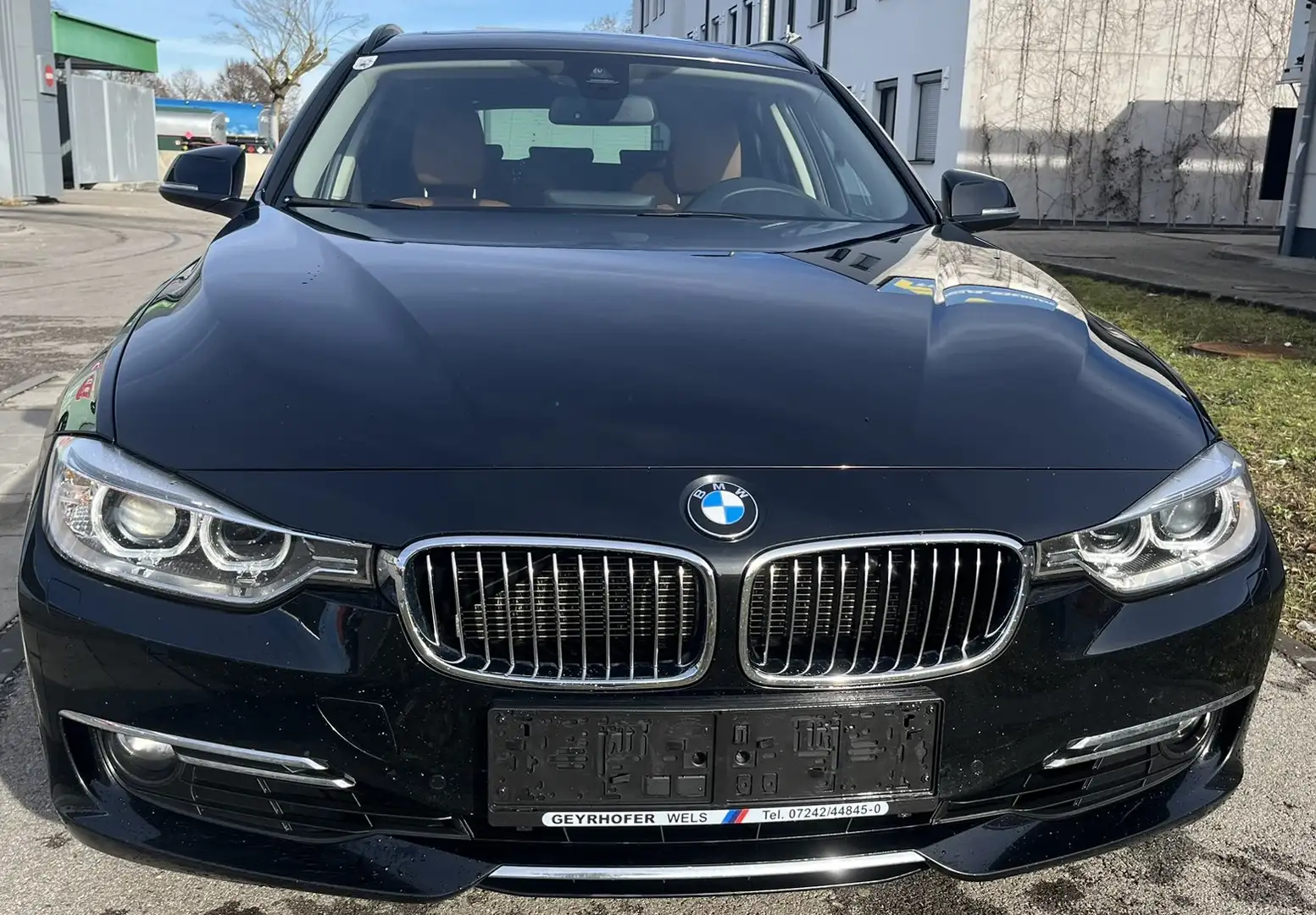 BMW 330 330d xDrive Touring Österreich-Paket Aut. Österreich-Paket Schwarz - 2