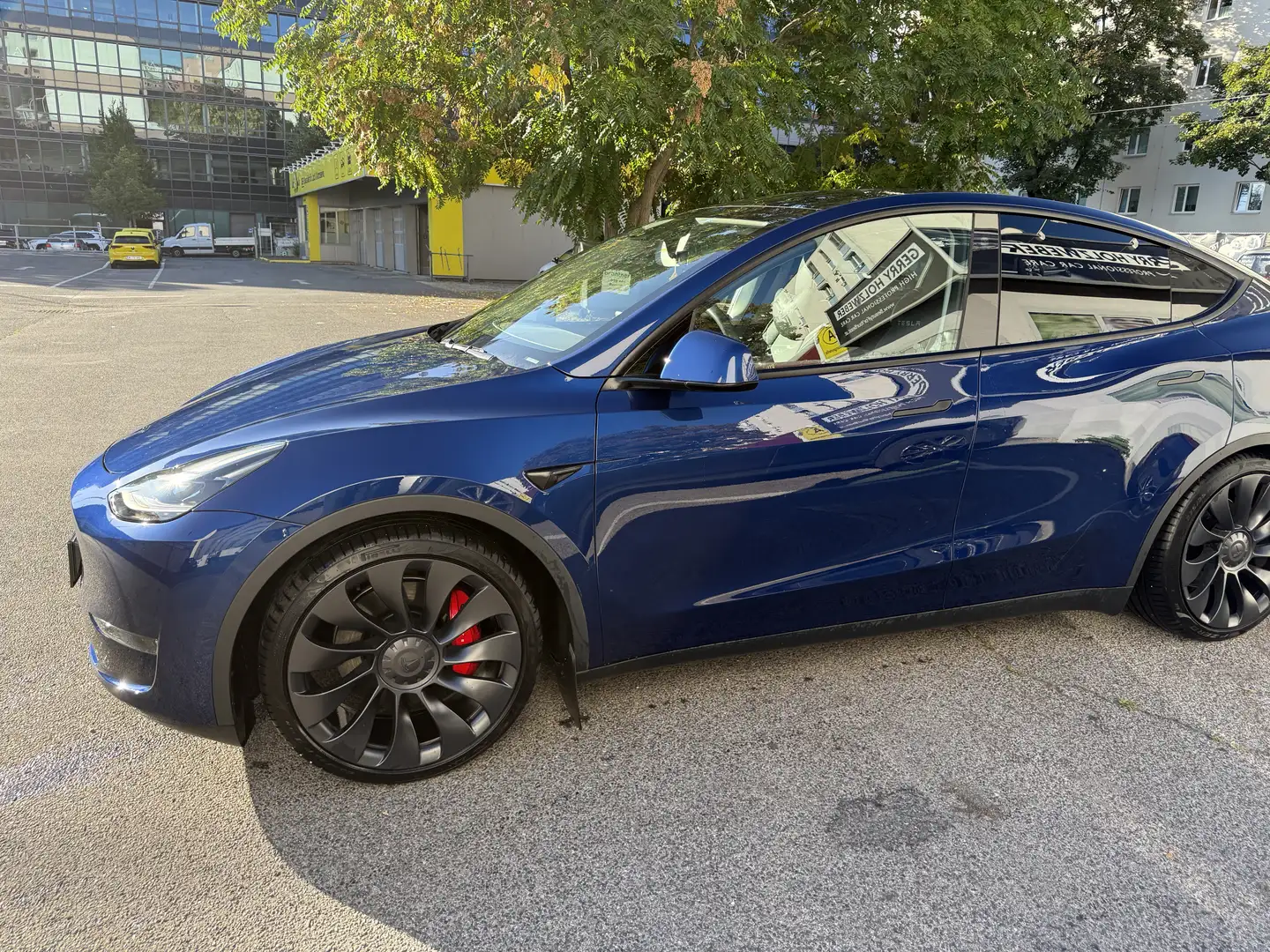 Tesla Model Y AWD 79kWh Performance - 2