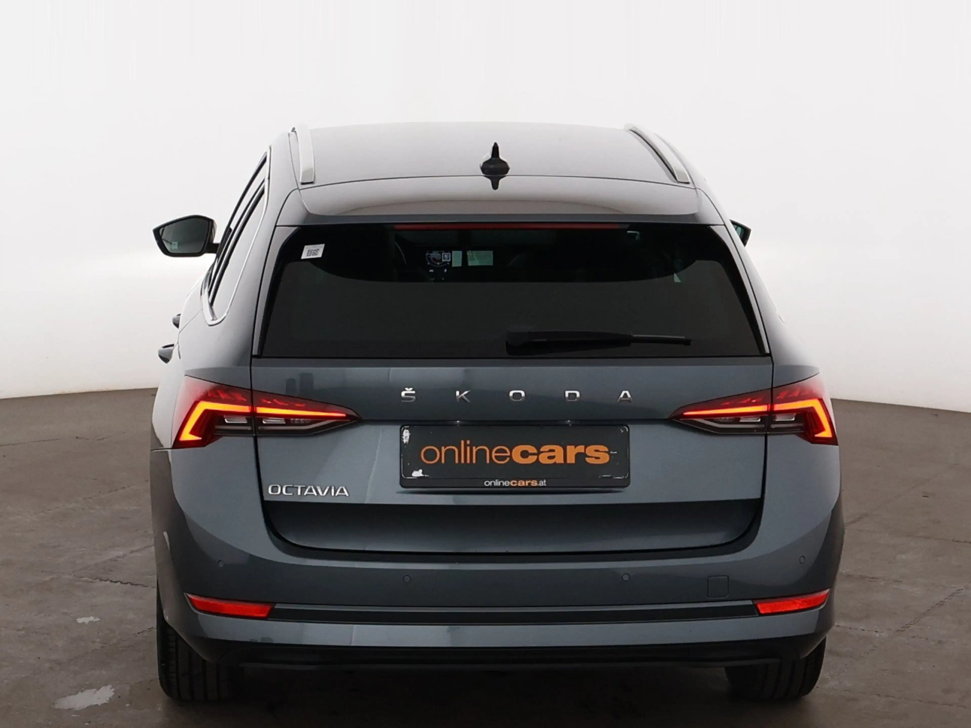 Skoda Octavia Combi 2.0 TDI Ambition Aut LED AHK SITZHZ — photo 9