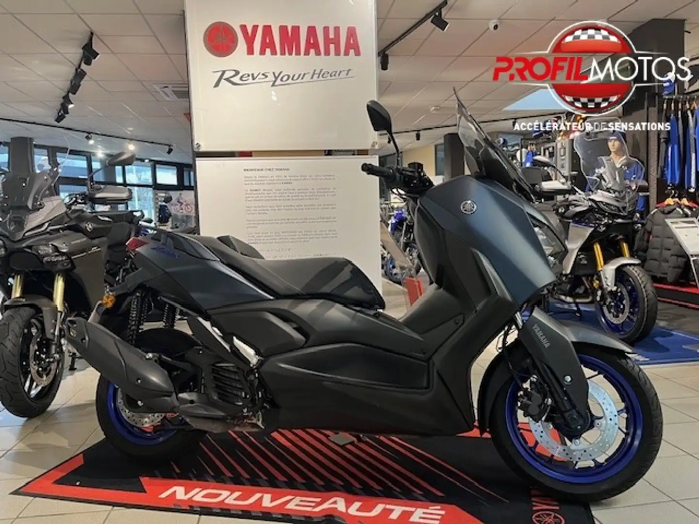Yamaha X-Max 125 Bleu - 1