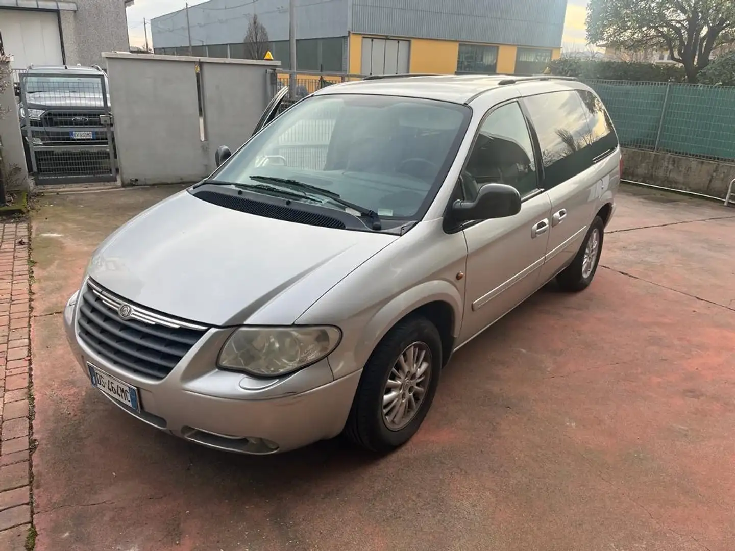 Chrysler Voyager Voyager IV 2004 2.8 crd LX Leather Grigio - 2