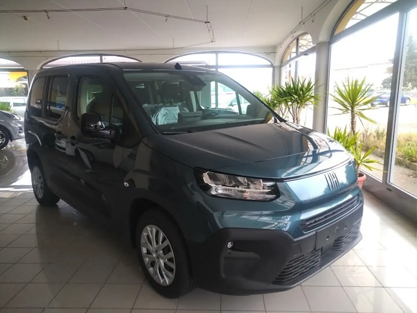 Fiat Doblo DOBLO' 4° serie COMBI 1.5 BlueHdi 100CV MT6 mod. Azul - 1