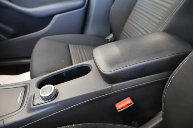 Mercedes-Benz B-Class view 17