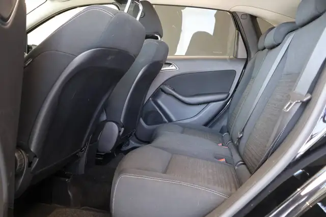 Mercedes-Benz B-Class view 11