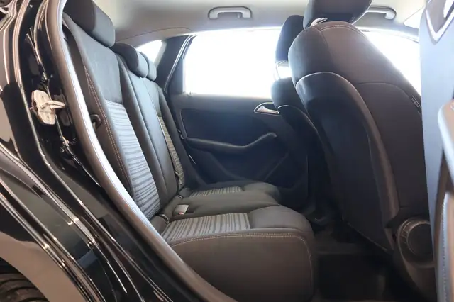 Mercedes-Benz B-Class view 13
