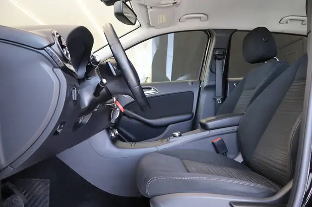 Mercedes-Benz B-Class view 10