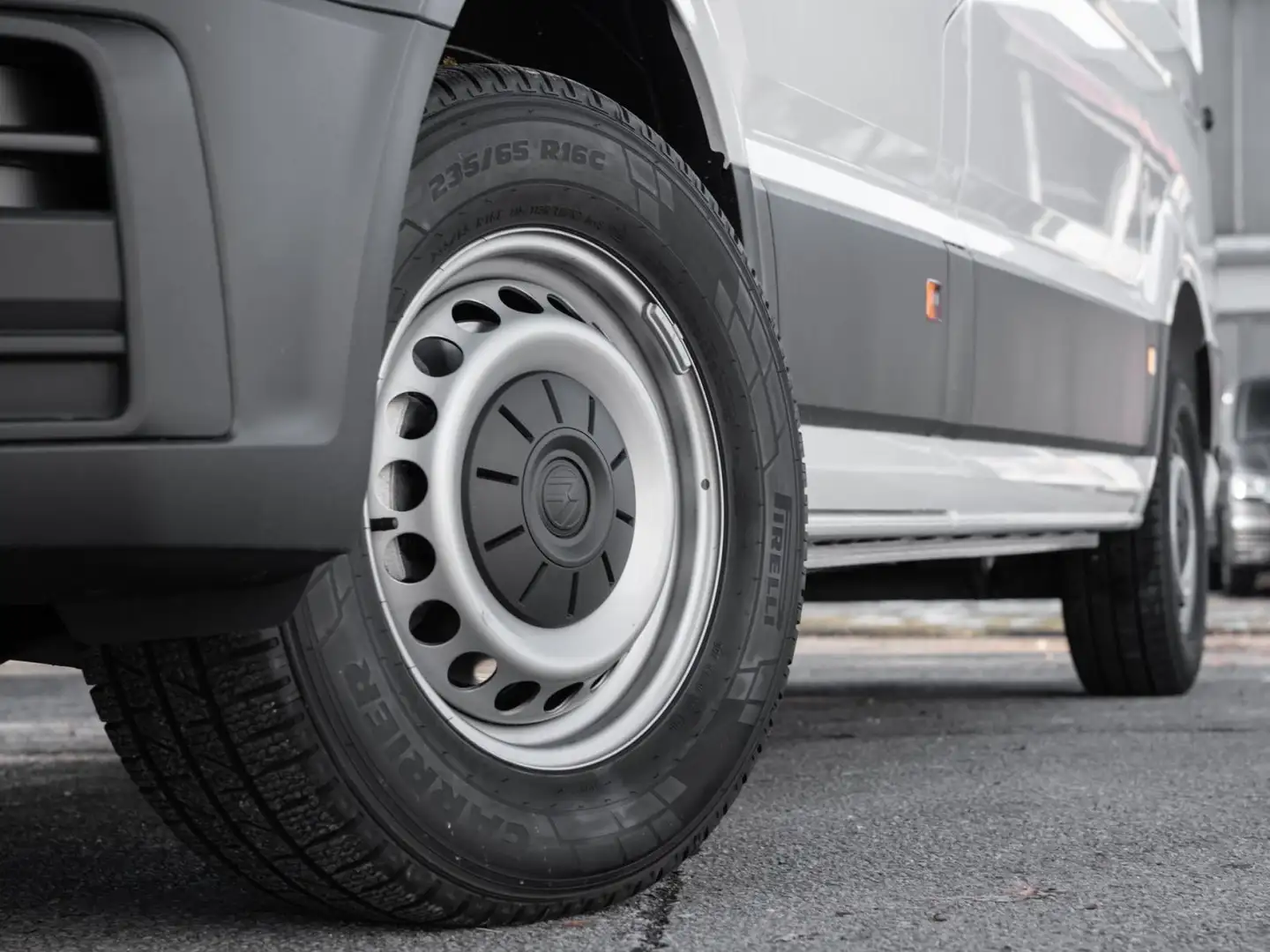 Volkswagen Crafter 35 Kasten MR HD 2.0 TDI R-KAM PDC KLIMA Weiß - 2