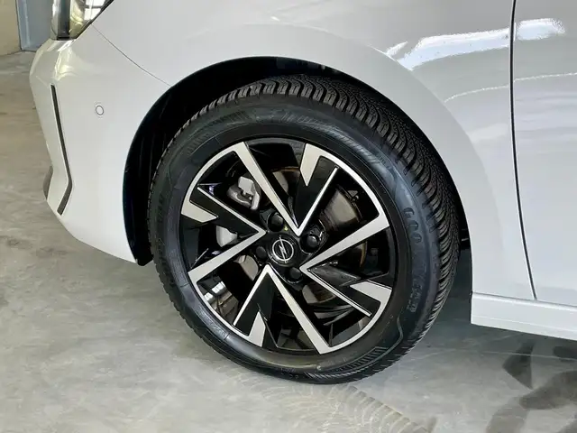Opel Corsa view 9