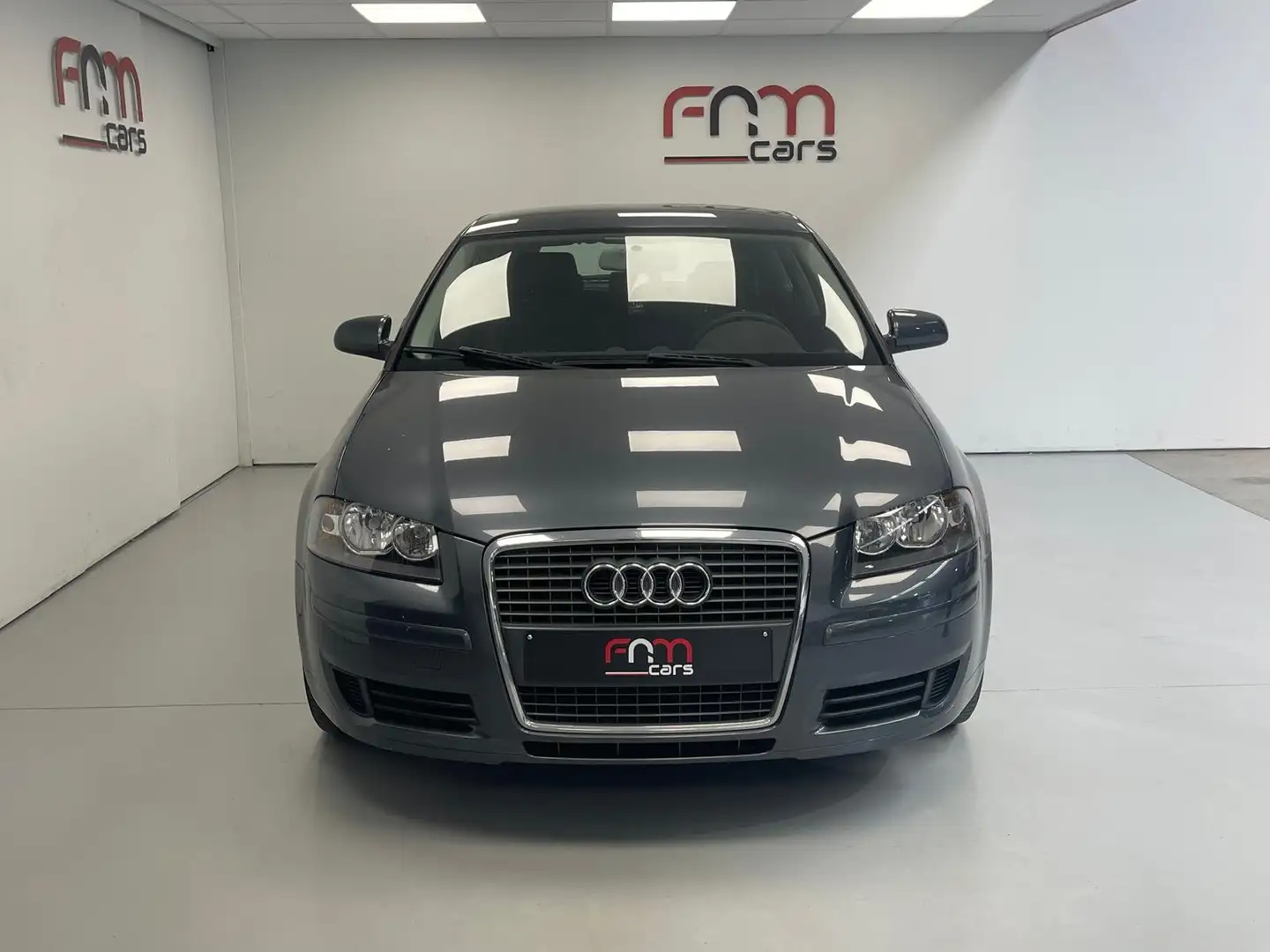 Audi A3 1.6i benzine Airco Cruise Pdc Garantie Gri - 2