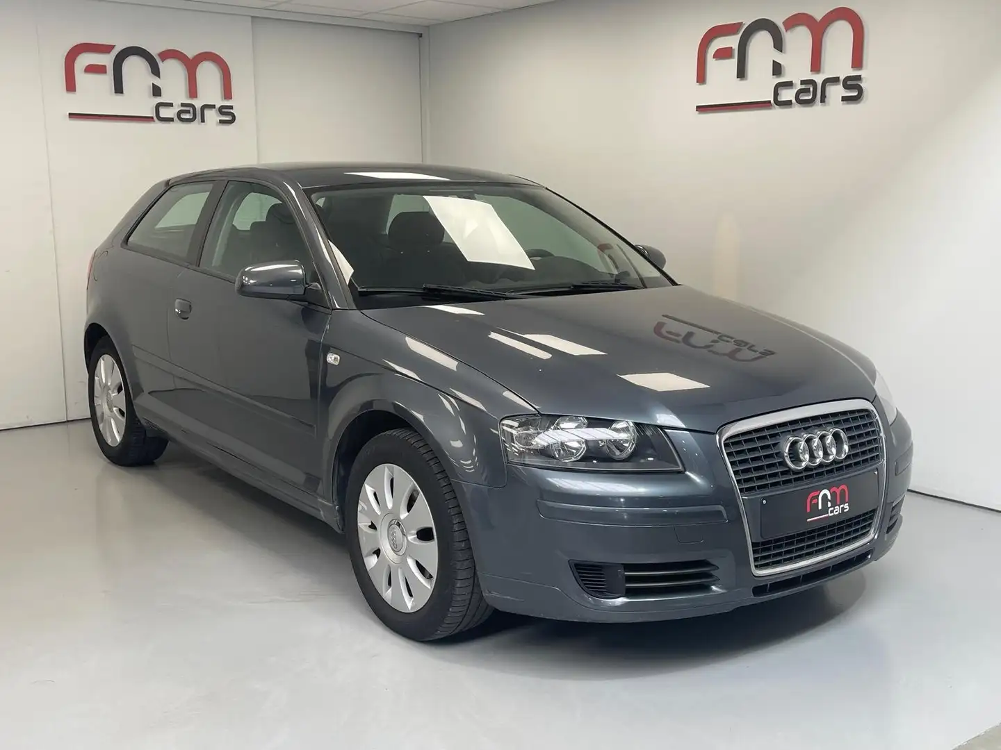 Audi A3 1.6i benzine Airco Cruise Pdc Garantie Gri - 1