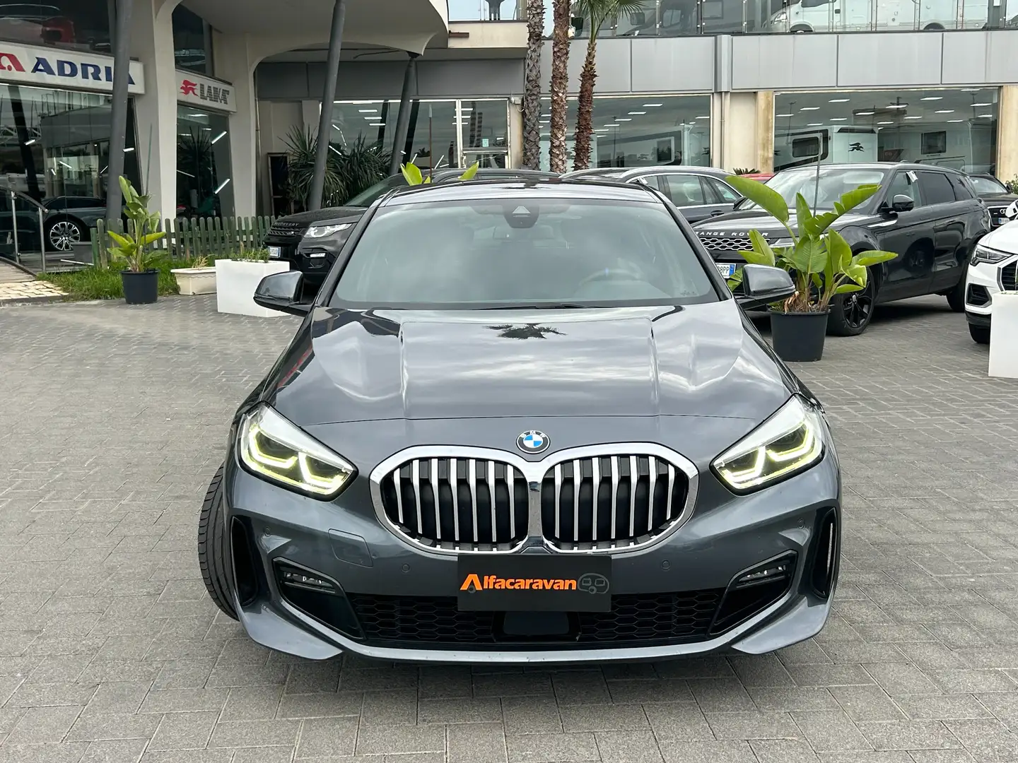 BMW 118 Serie 1 118d Msport auto Grijs - 2