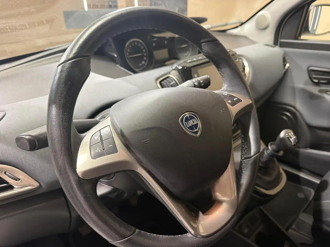 Lancia Ypsilon 2022 — фото 13