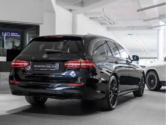 Mercedes-Benz E-Class view 4