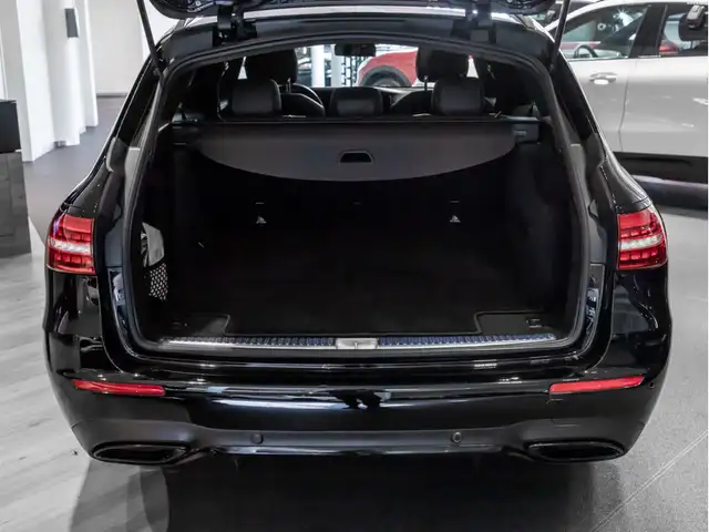 Mercedes-Benz E-Class view 5