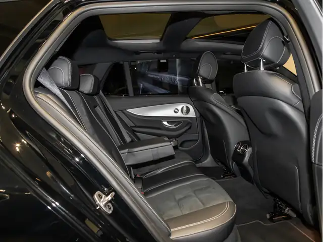 Mercedes-Benz E-Class view 9