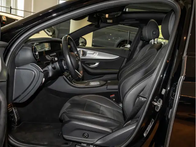 Mercedes-Benz E-Class view 11