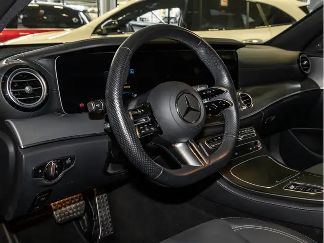 Mercedes-Benz E-Class view 12