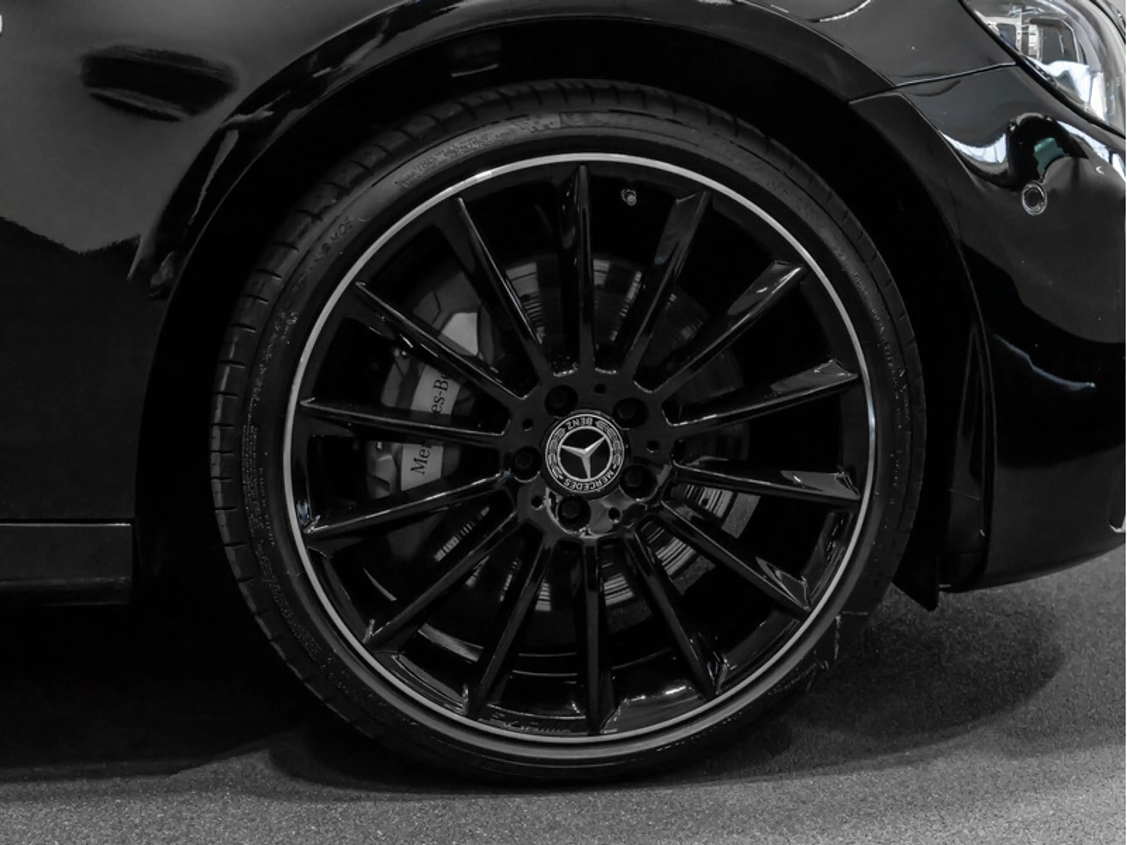 Mercedes-Benz E 400 d 4M T AMG-Sport/Pano/Burm/AHK/Night/Distr — photo 7