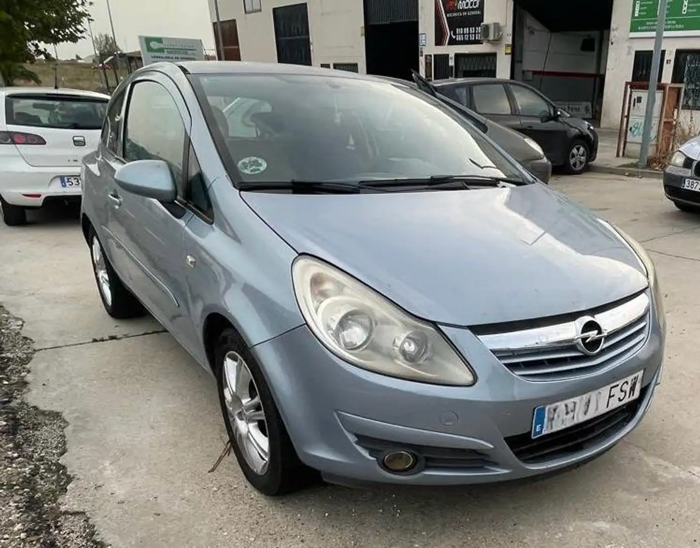 Opel Corsa 1.3CDTi Enjoy Gris - 2