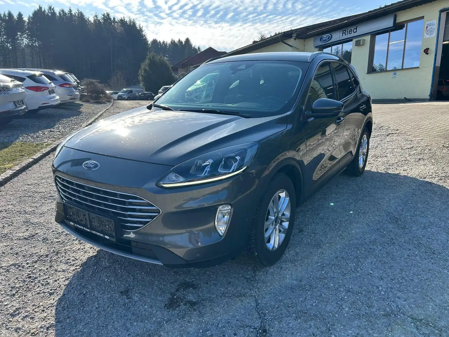 Ford Kuga Titanium, Aut., Winter-Paket, Rückfahrkamera Grau - 2