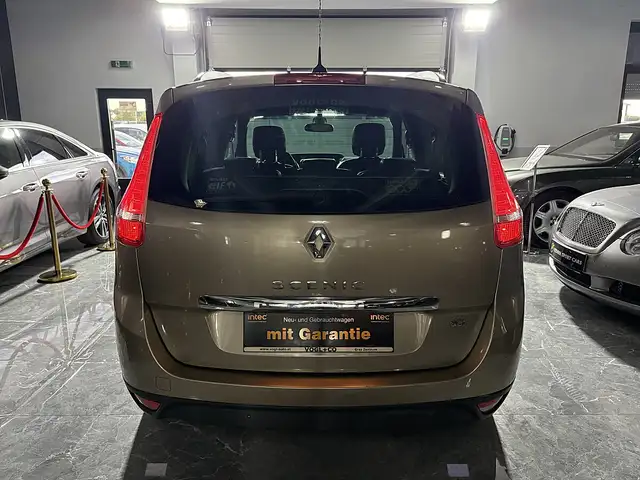 Renault Scenic view 10