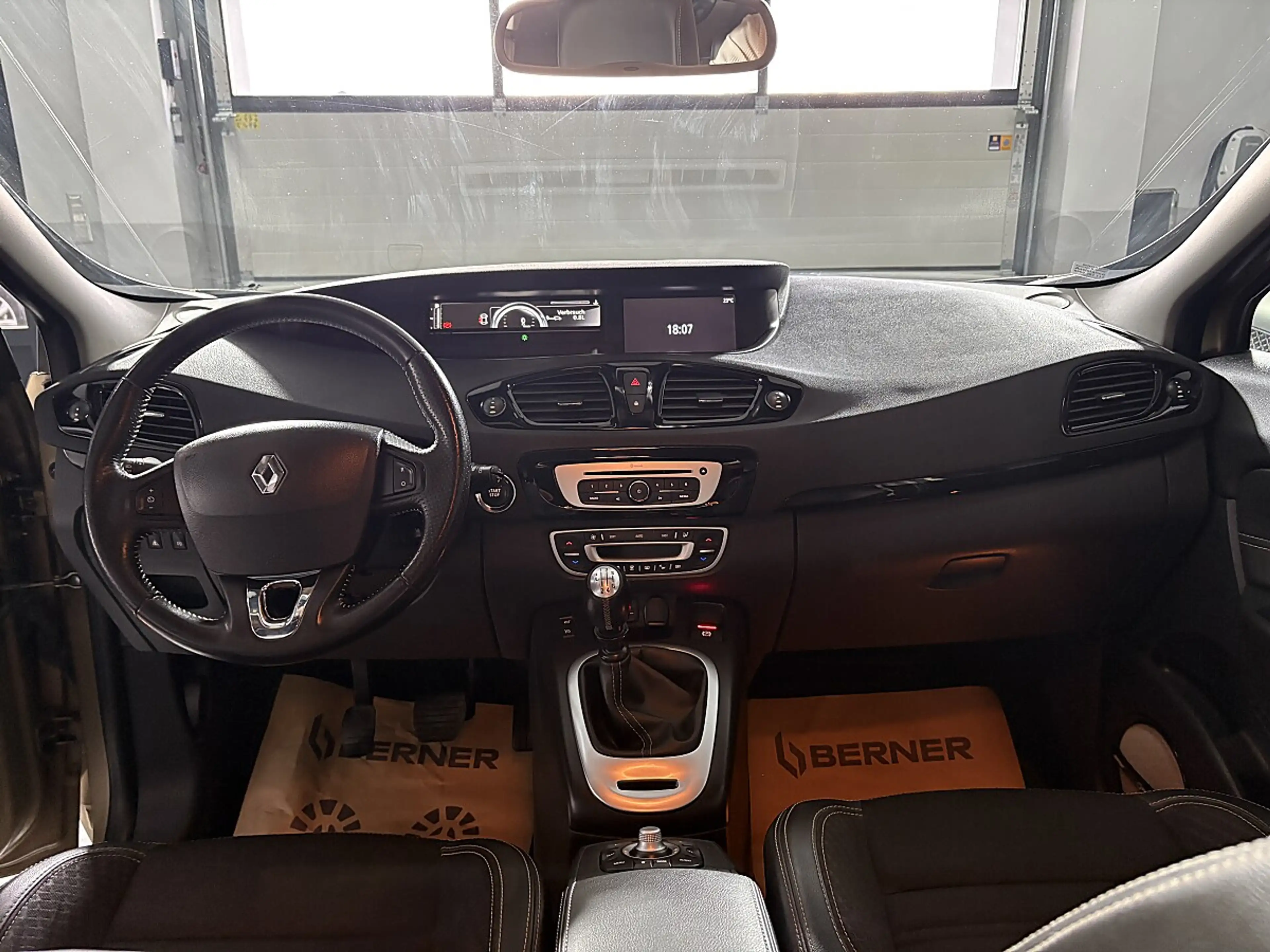 Renault Scenic Scénic Energy dCi*BOSE EDITION*7-SITZE*1-BESITZ* — photo 14
