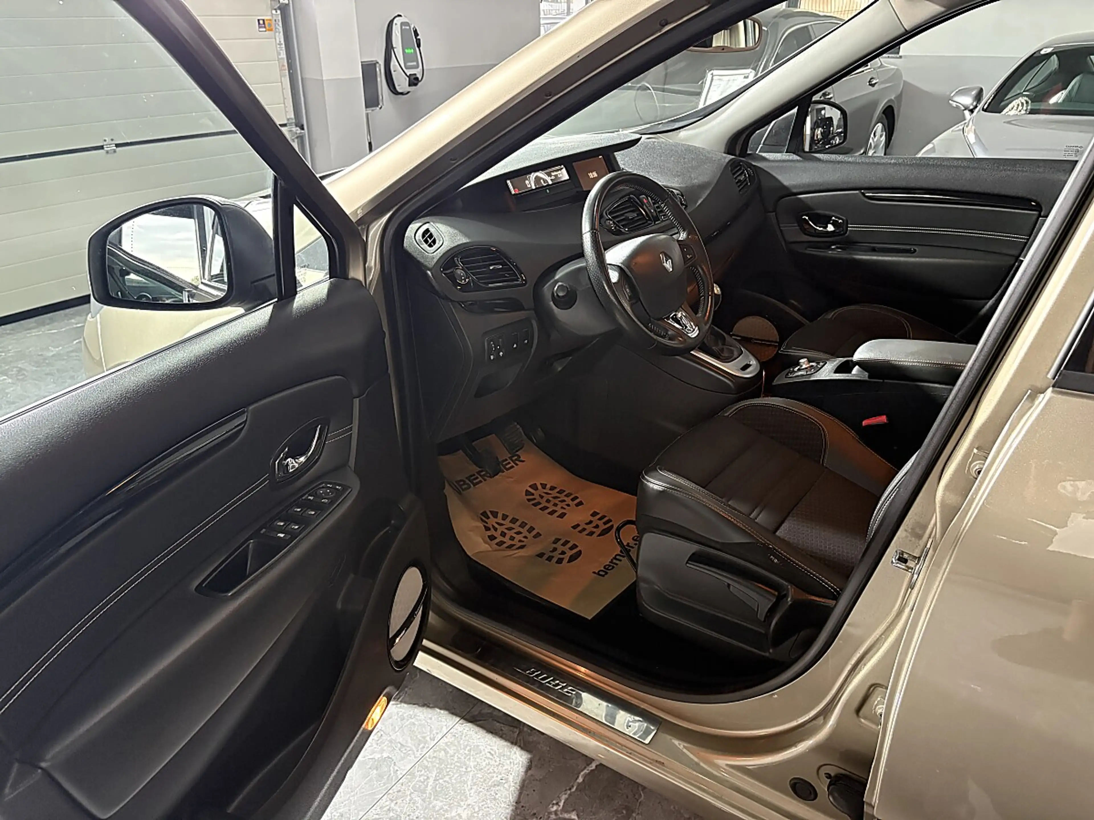 Renault Scenic Scénic Energy dCi*BOSE EDITION*7-SITZE*1-BESITZ* — photo 15