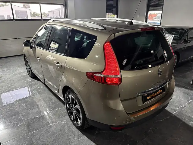 Renault Scenic view 11