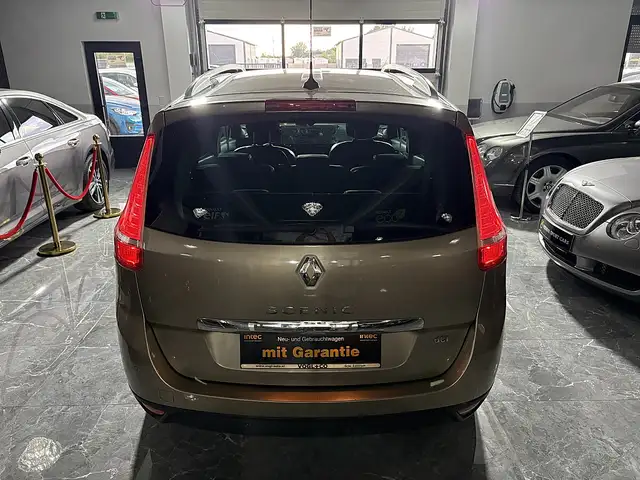 Renault Scenic view 9
