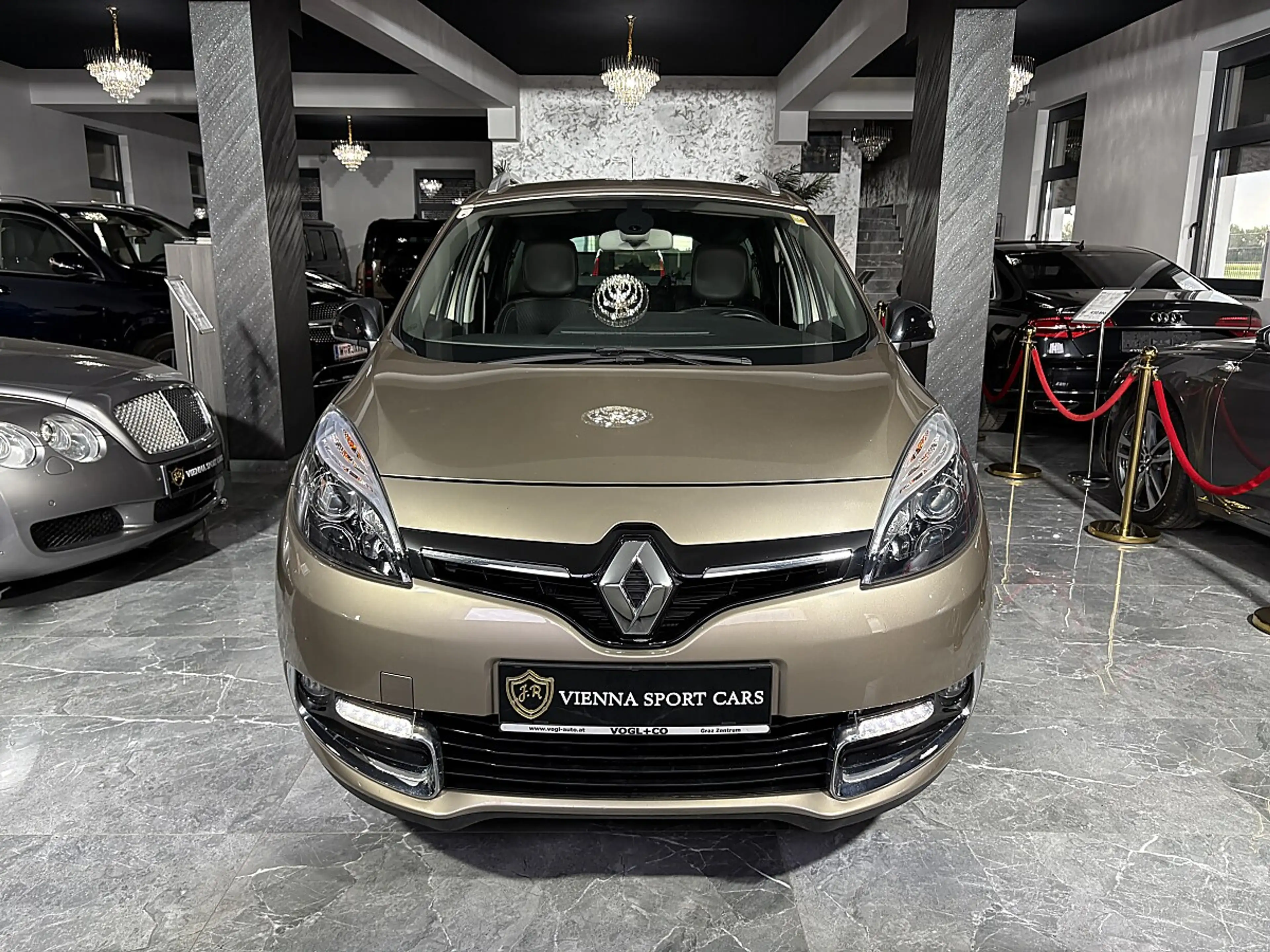 Renault Scenic Scénic Energy dCi*BOSE EDITION*7-SITZE*1-BESITZ* — photo 4