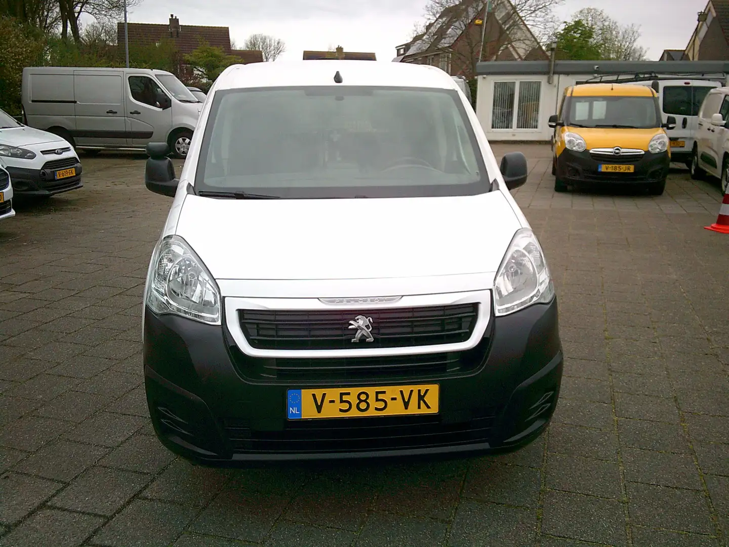 Peugeot Partner 120 1.6 BlueHDi 100 L1 Premium VOORZIEN VAN AIRCO+ Bianco - 2
